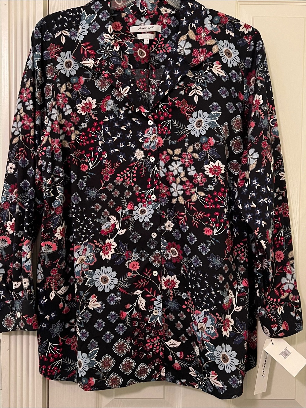 Foxcroft Black Floral Button-Front Shirt 22W Shaped NWT
